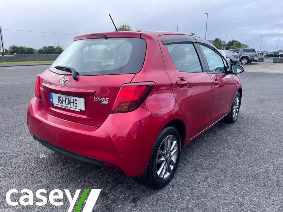 Toyota Yaris Hatchback, Petrol, 2016, Red