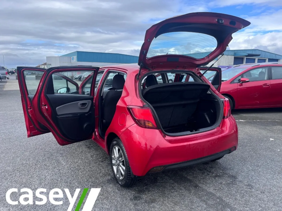 Toyota Yaris Hatchback, Petrol, 2016, Red
