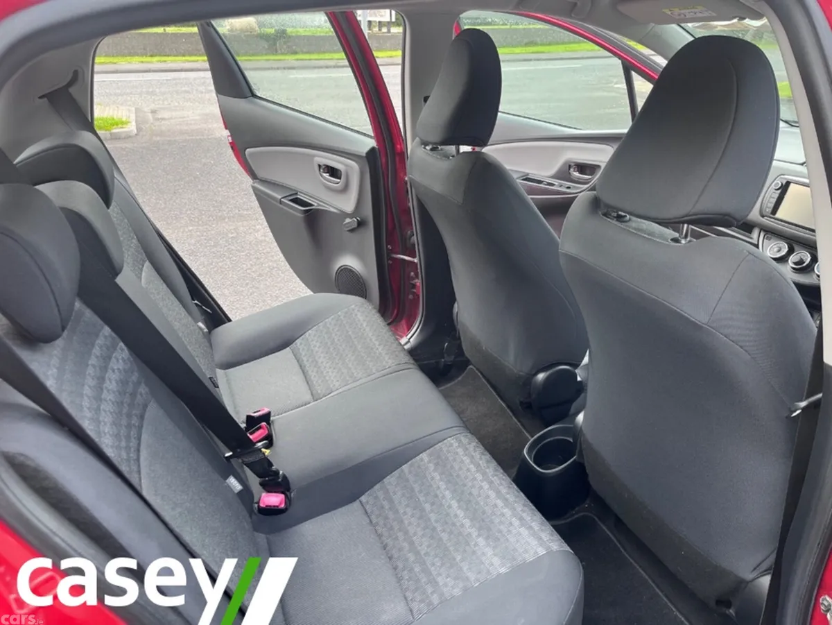 Toyota Yaris Hatchback, Petrol, 2016, Red