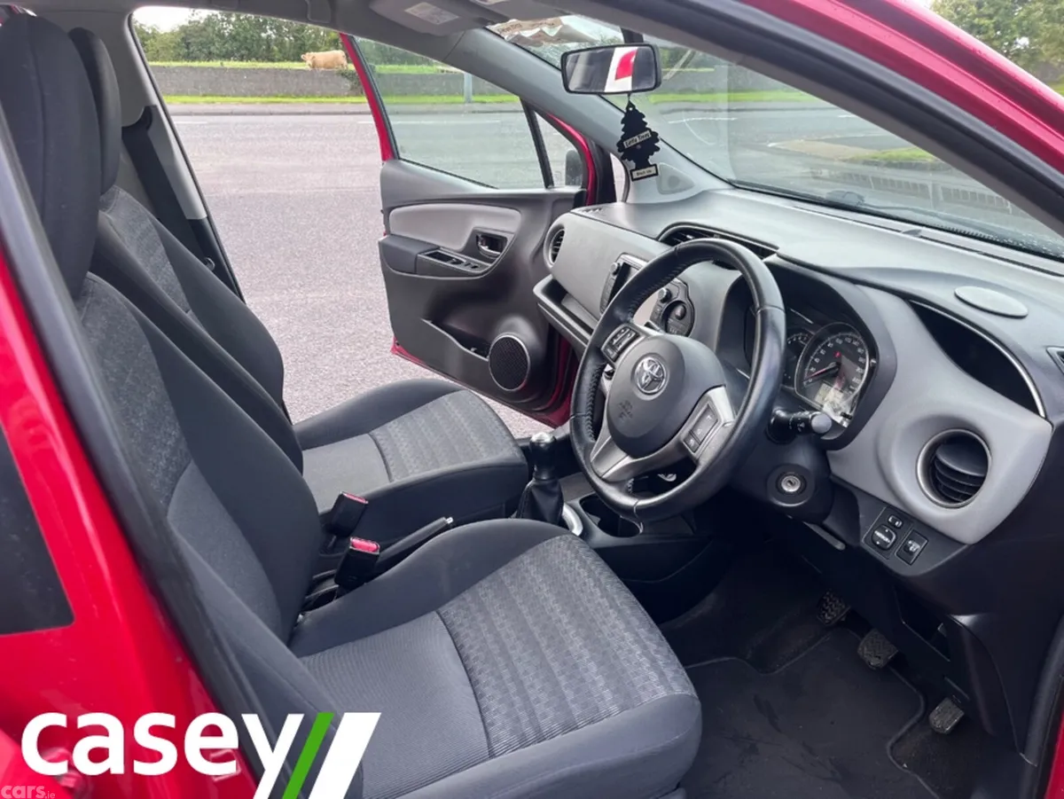 Toyota Yaris Hatchback, Petrol, 2016, Red