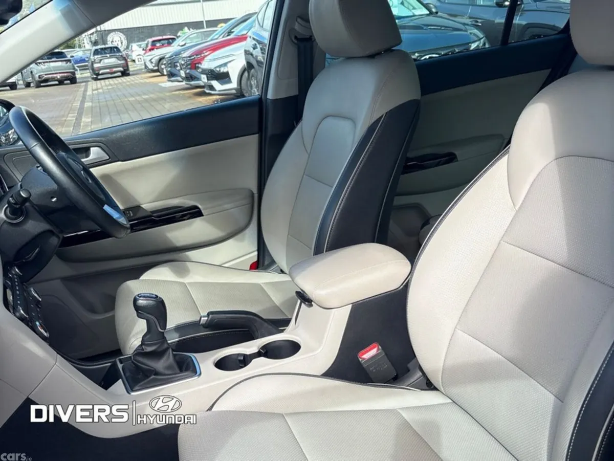 Kia Sportage MPV, Diesel Hybrid, 2021, Black