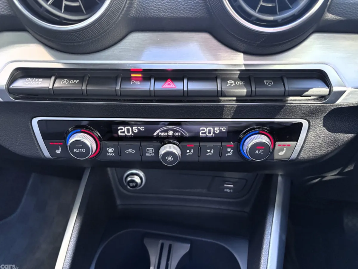Audi Q2 Hatchback, Petrol, 2017, Blue
