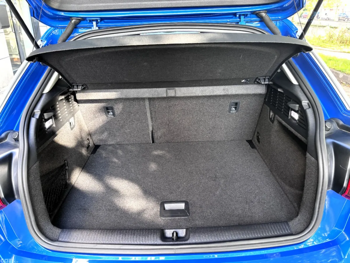 Audi Q2 Hatchback, Petrol, 2017, Blue