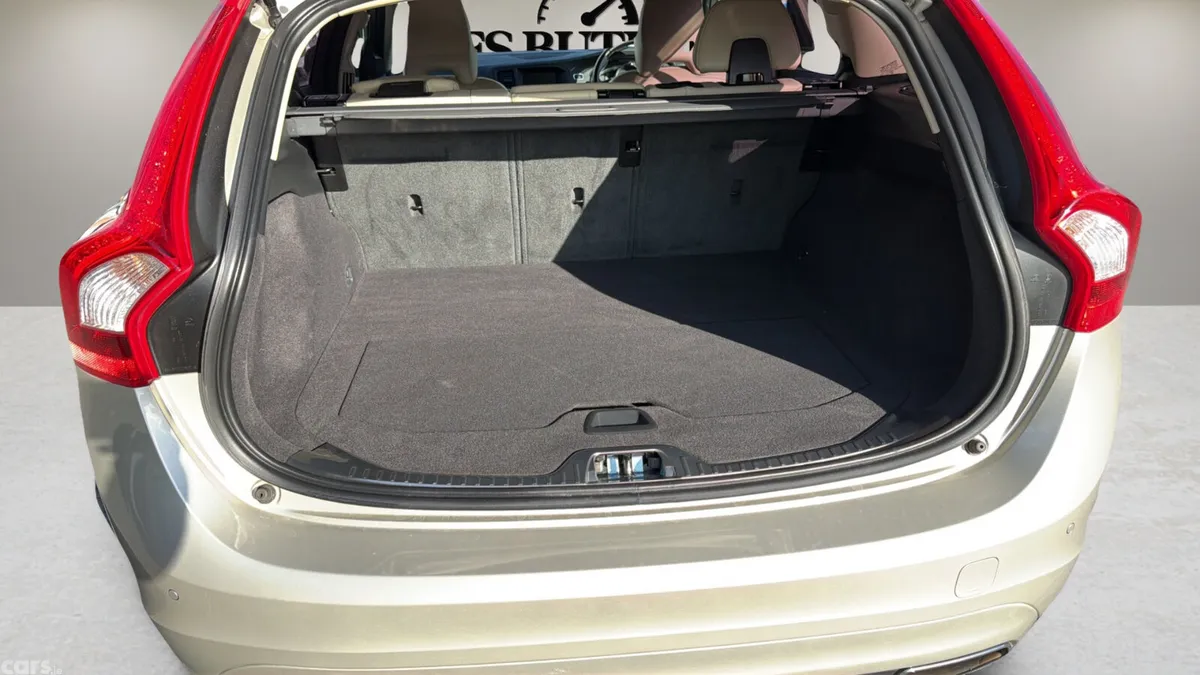 Volvo V60 Estate, Diesel, 2018, Silver