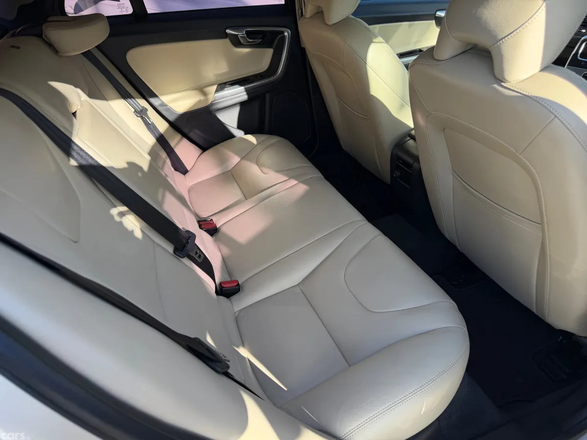 Volvo V60 Estate, Diesel, 2018, Silver