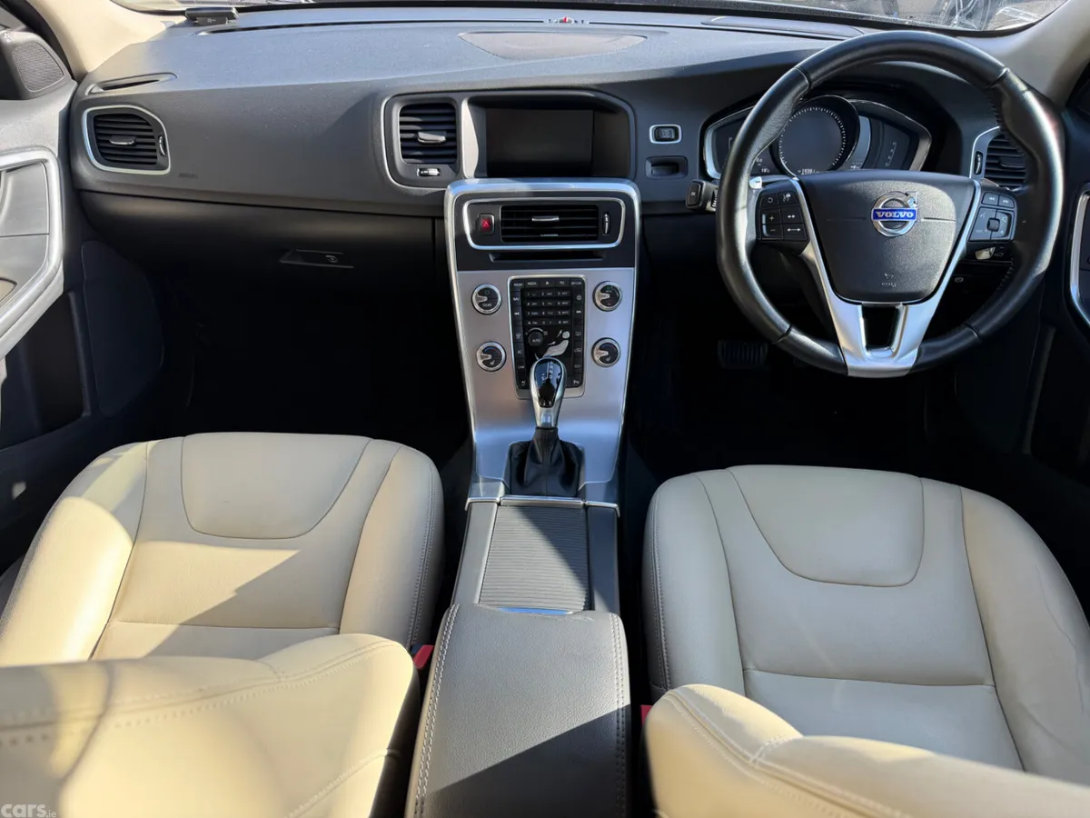 Volvo V60 Estate, Diesel, 2018, Silver