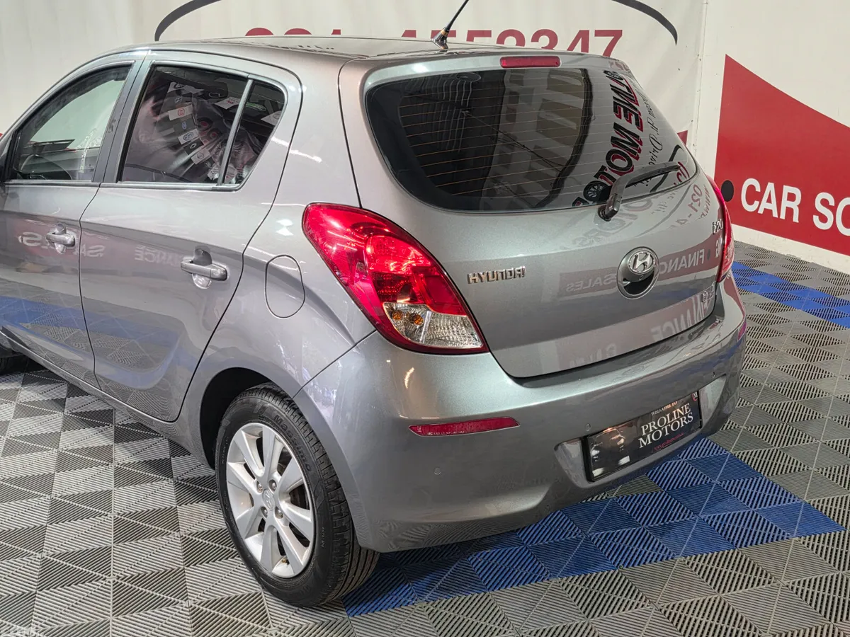 Hyundai i20 Hatchback, Petrol, 2014, Grey