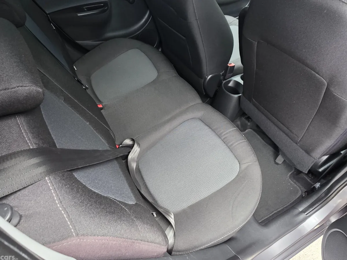Hyundai i20 Hatchback, Petrol, 2014, Grey