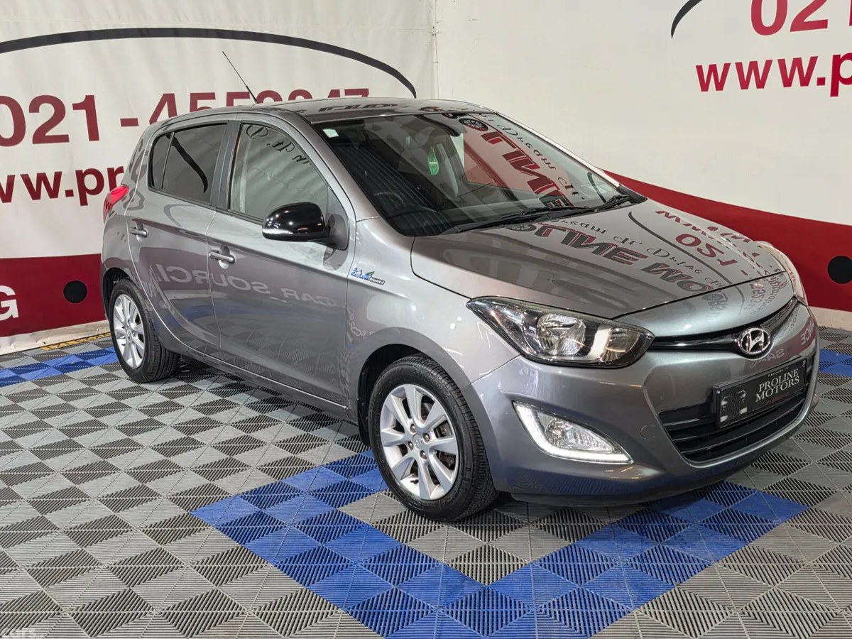 Hyundai i20 Hatchback, Petrol, 2014, Grey
