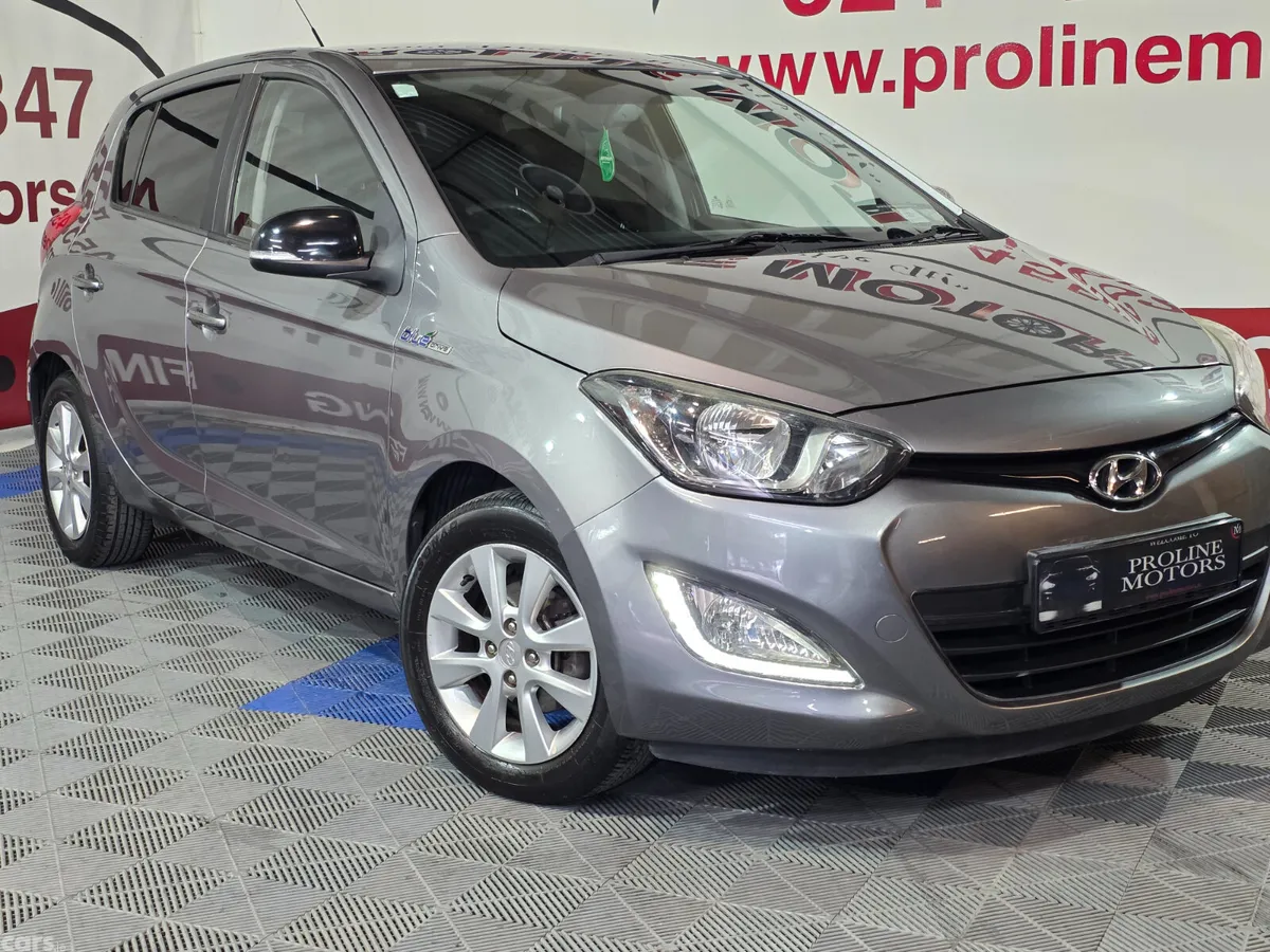 Hyundai i20 Hatchback, Petrol, 2014, Grey