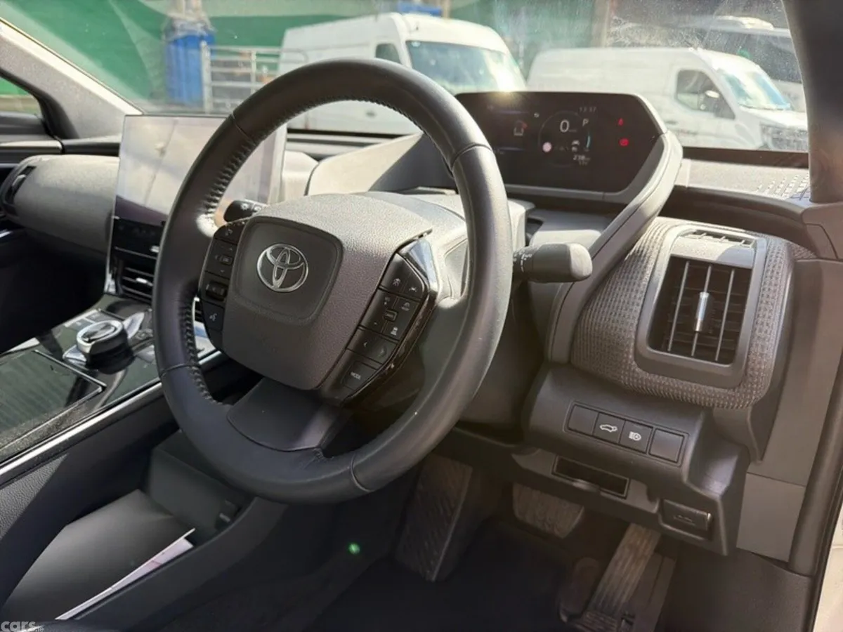 Toyota bZ4X Estate, Electric, 2025, Silver