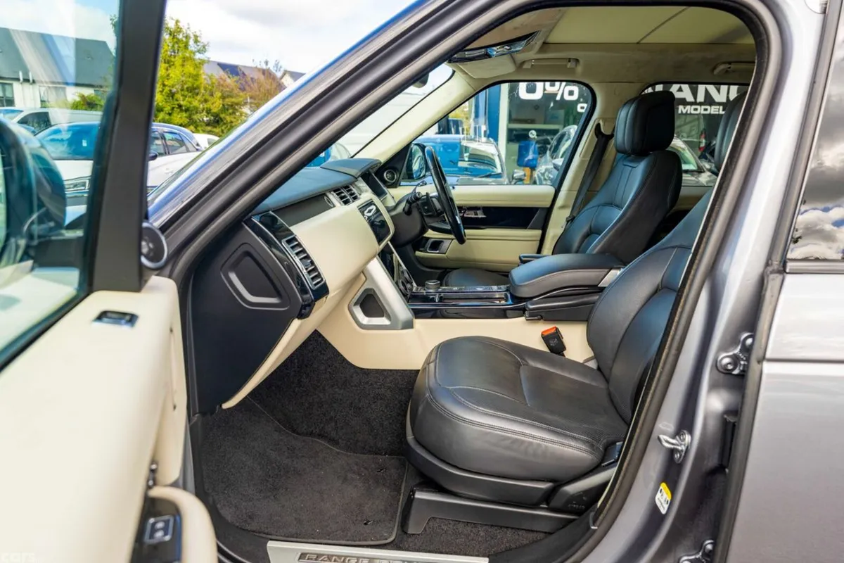 Land Rover Range Rover SUV, Petrol Plug-in Hybrid, 2021, Grey