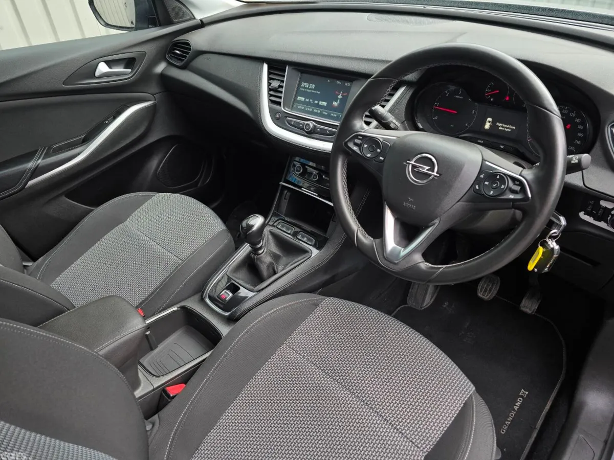 Opel Grandland X SUV, Diesel, 2019, Grey