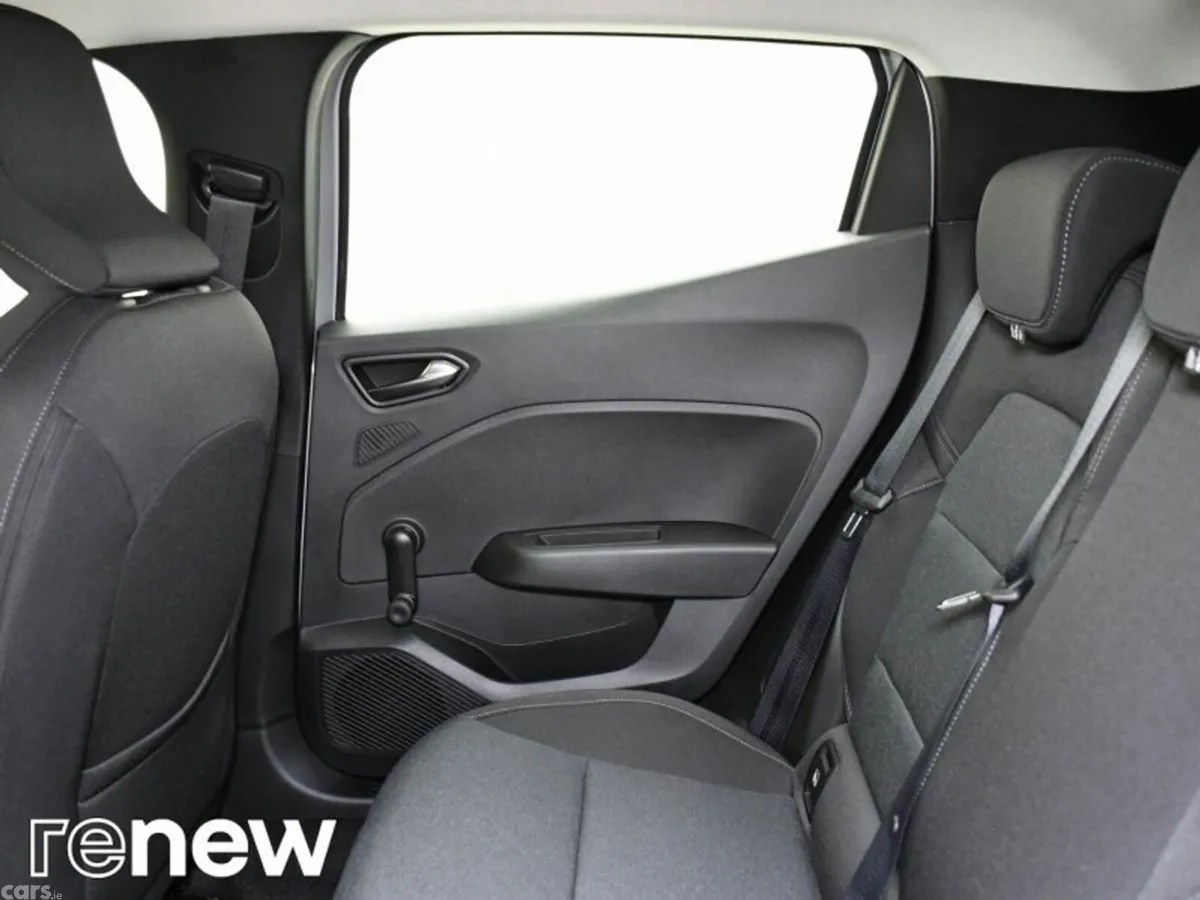 Renault Clio Hatchback, Petrol, 2023, Grey