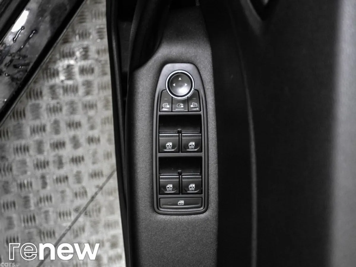 Renault Captur Hatchback, Diesel, 2021, Black