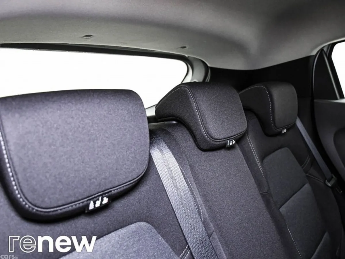 Renault Clio Hatchback, Petrol, 2023, Grey