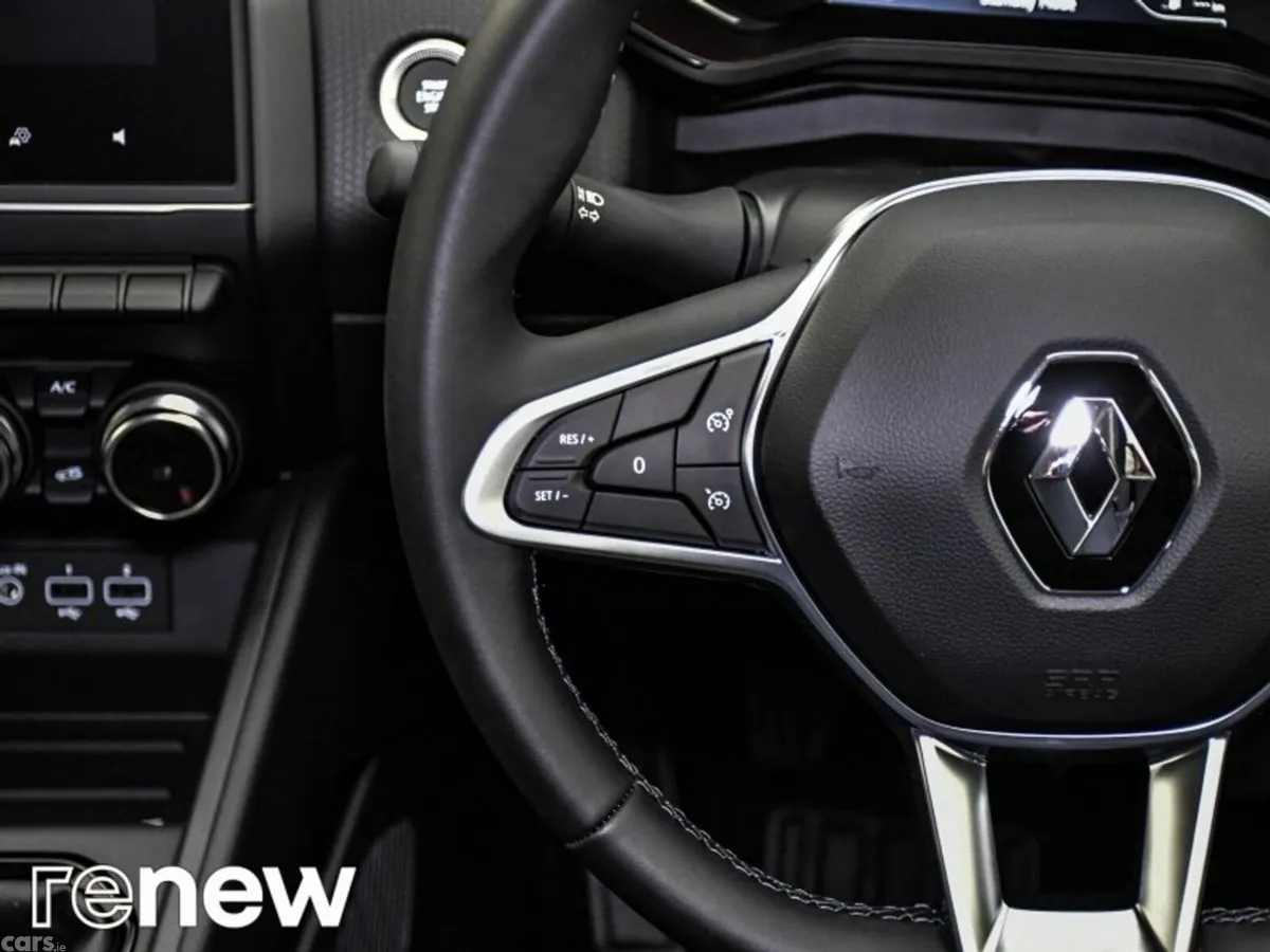 Renault Clio Hatchback, Petrol, 2023, Grey