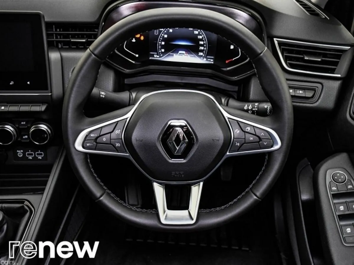 Renault Clio Hatchback, Petrol, 2023, Grey