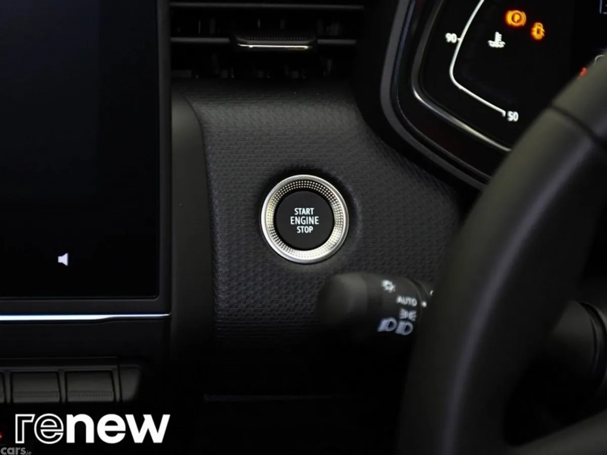 Renault Clio Hatchback, Petrol, 2023, Grey