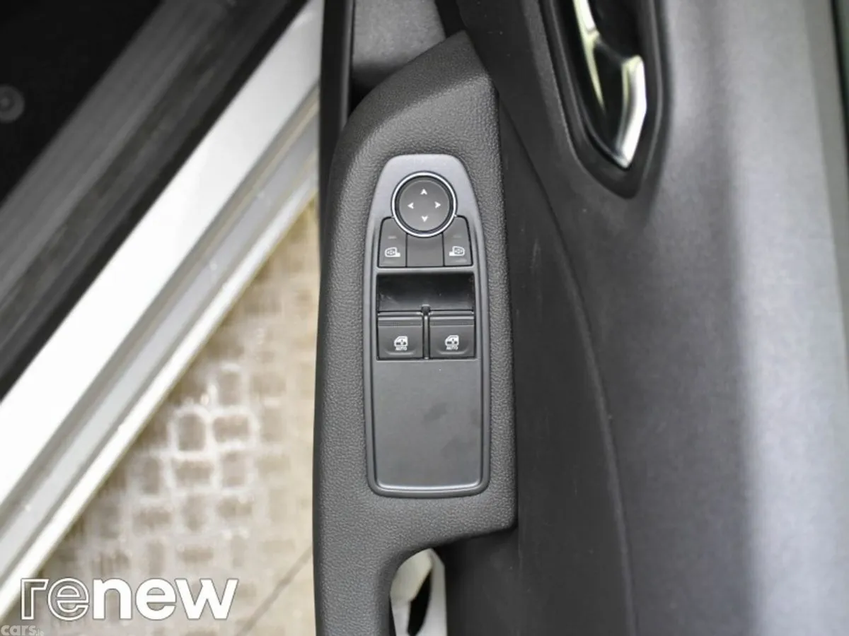 Renault Clio Hatchback, Petrol, 2023, Grey