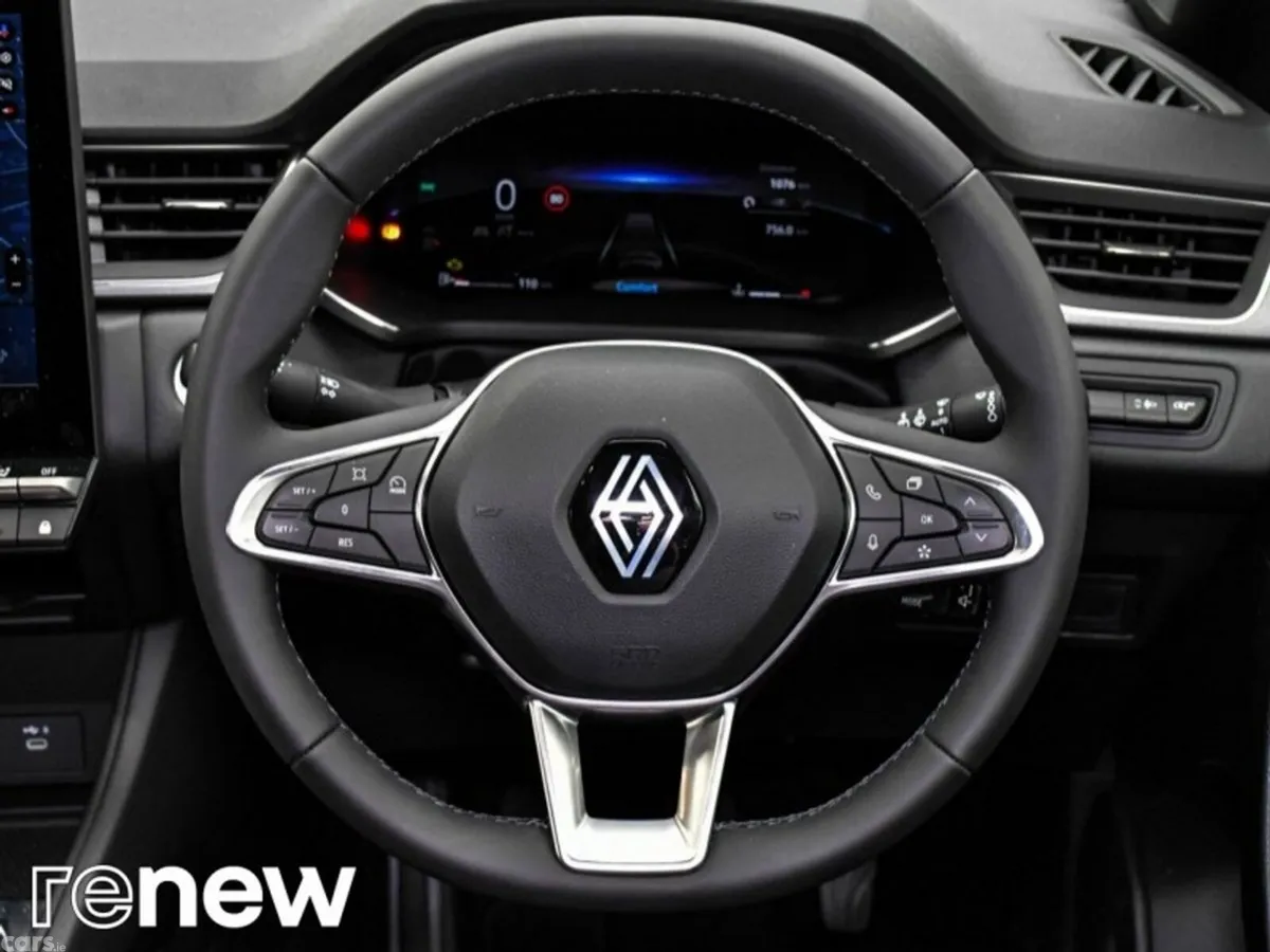Renault Captur Hatchback, Petrol, 2024, Grey