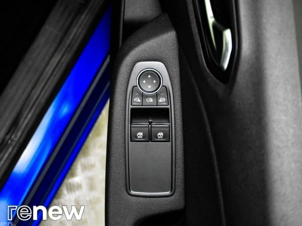 Renault Clio Hatchback, Petrol, 2022, Blue