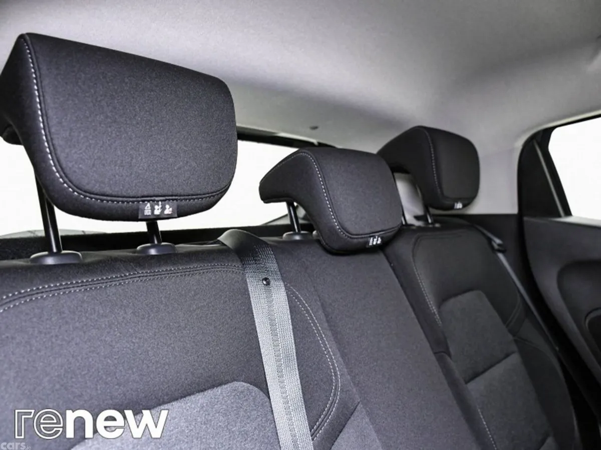 Renault Clio Hatchback, Petrol, 2022, Blue