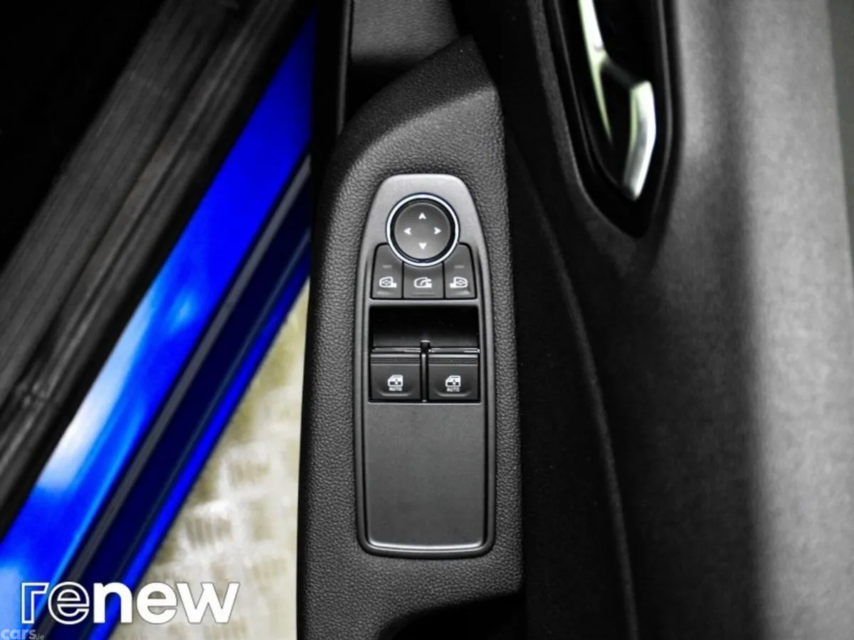 Renault Clio Hatchback, Petrol, 2022, Blue