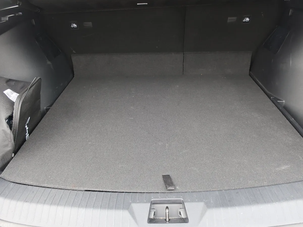 BYD SEALION 5 Hatchback, Petrol Plug-in Hybrid, 2026, Grey
