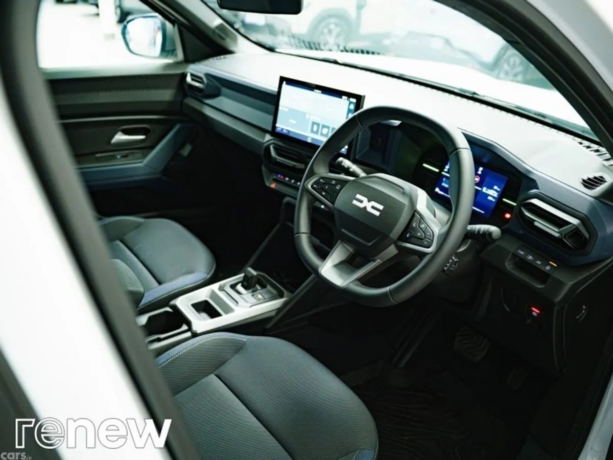Dacia Duster SUV, Petrol Hybrid, 2026, White