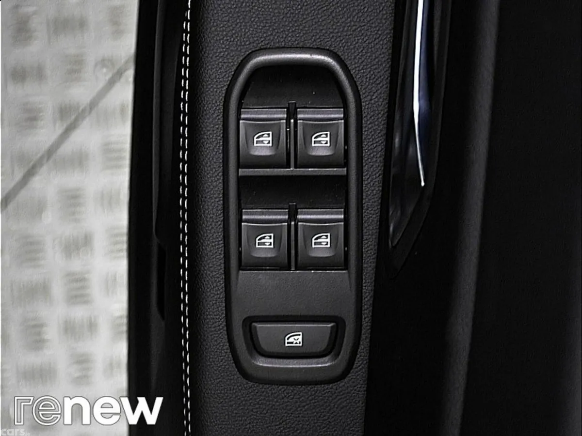 Dacia Duster SUV, Petrol, 2022, Grey