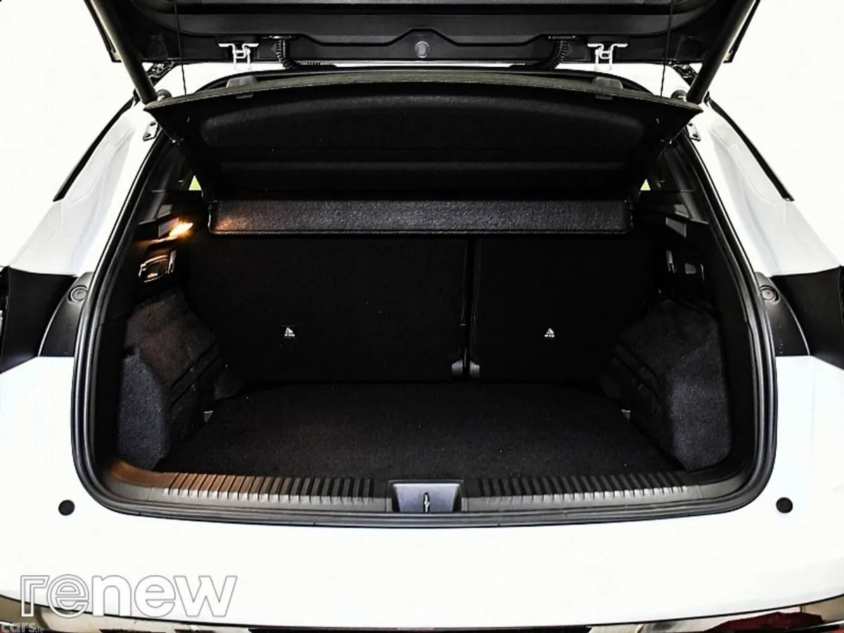 Renault Austral SUV, Petrol Hybrid, 2024, White