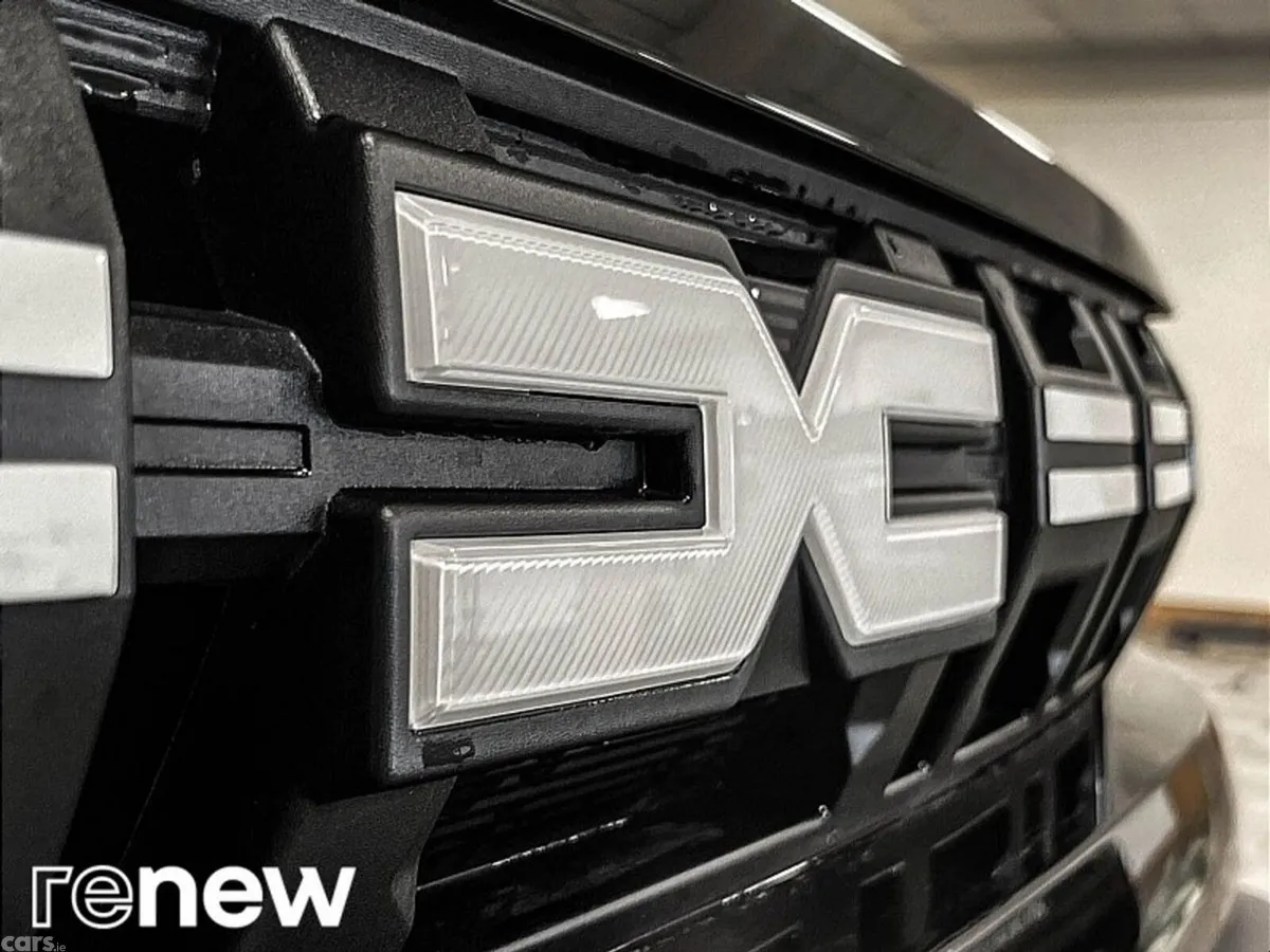 Dacia Duster SUV, Petrol Hybrid, 2025, Black