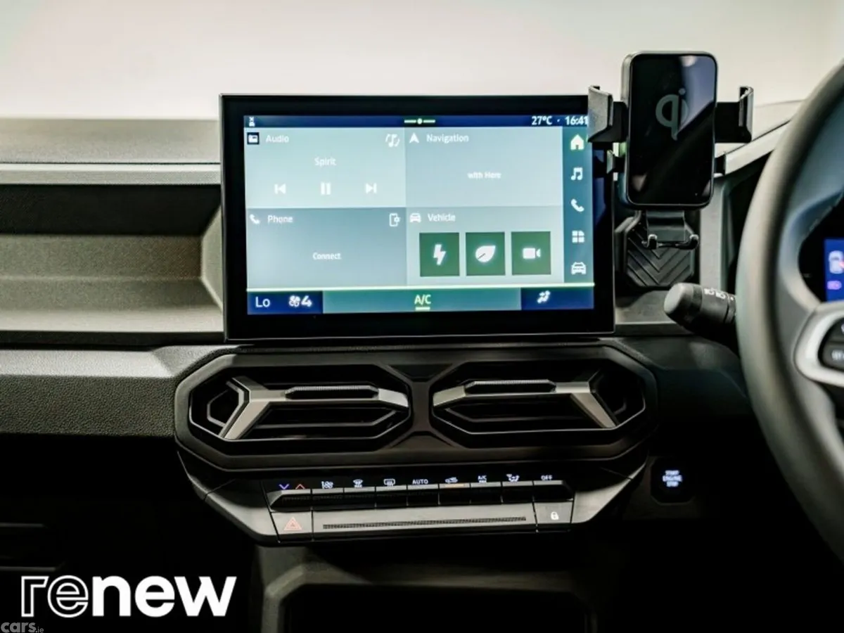 Dacia Duster SUV, Petrol Hybrid, 2025, Black