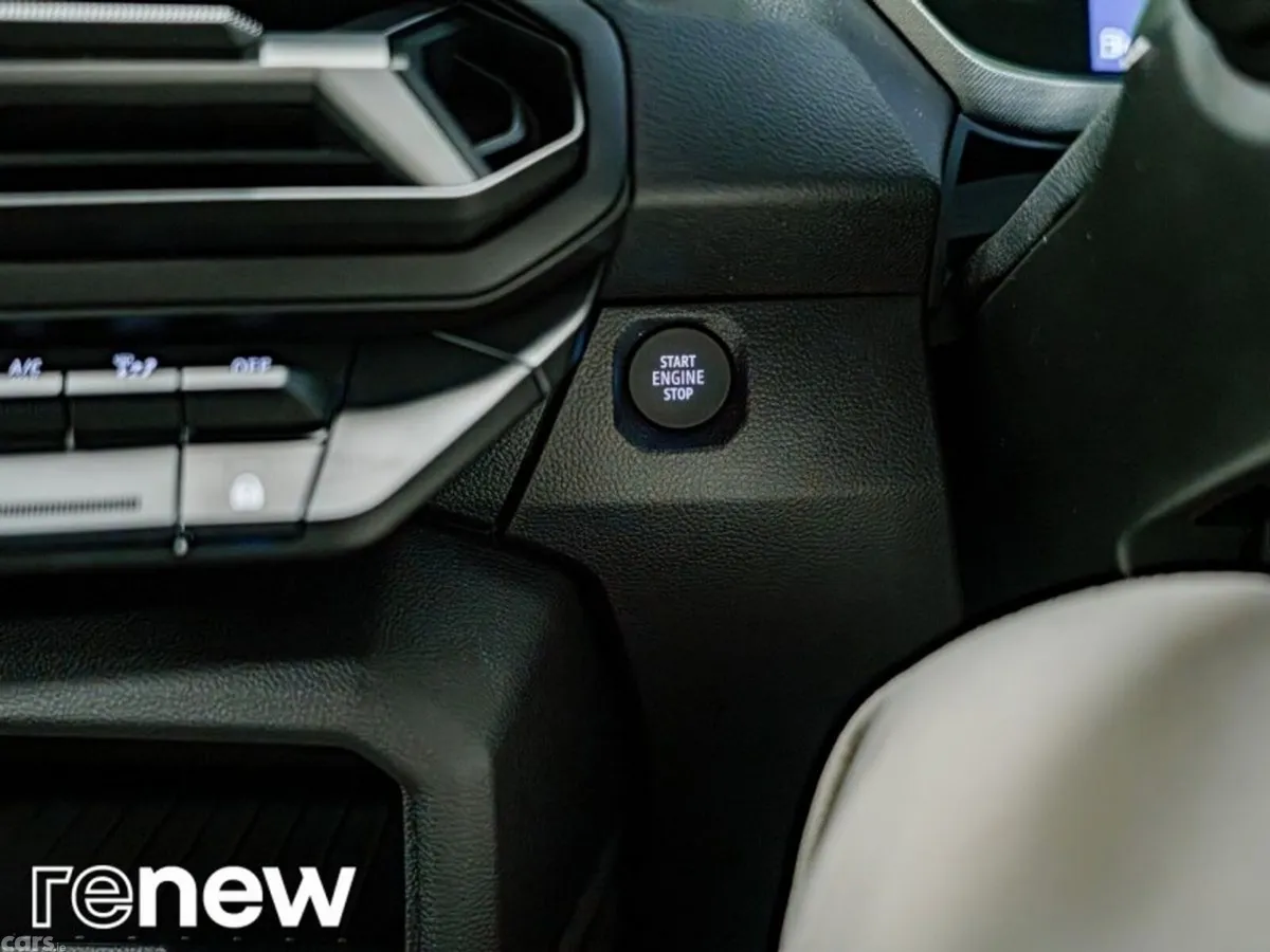 Dacia Duster SUV, Petrol Hybrid, 2025, Black