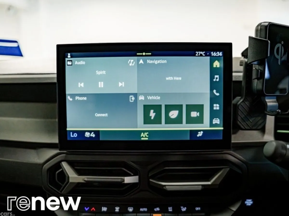 Dacia Duster SUV, Petrol Hybrid, 2025, Black