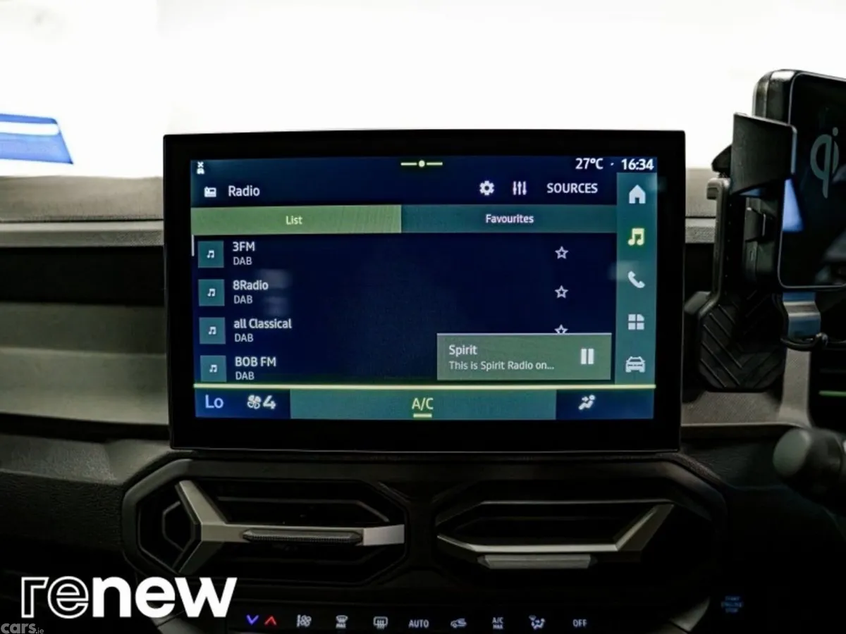 Dacia Duster SUV, Petrol Hybrid, 2025, Black
