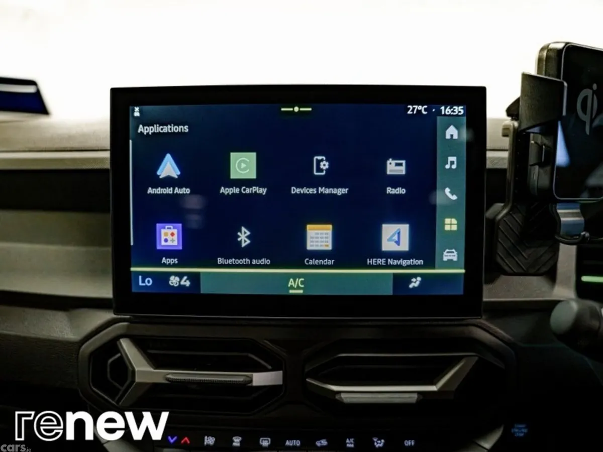 Dacia Duster SUV, Petrol Hybrid, 2025, Black