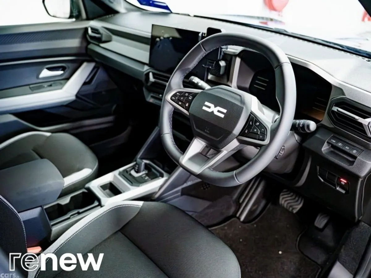 Dacia Duster SUV, Petrol Hybrid, 2025, Black