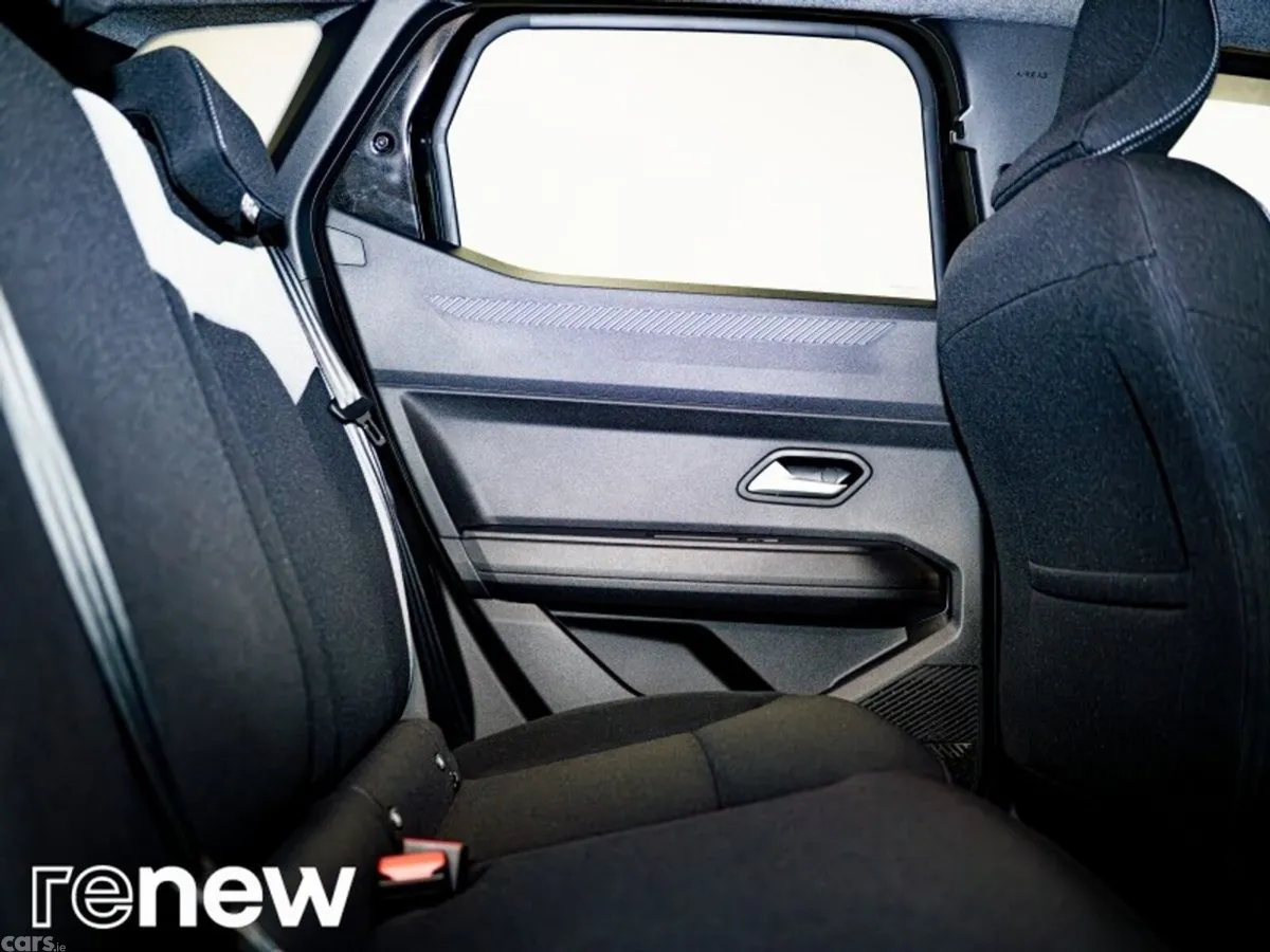 Dacia Duster SUV, Petrol Hybrid, 2025, Black