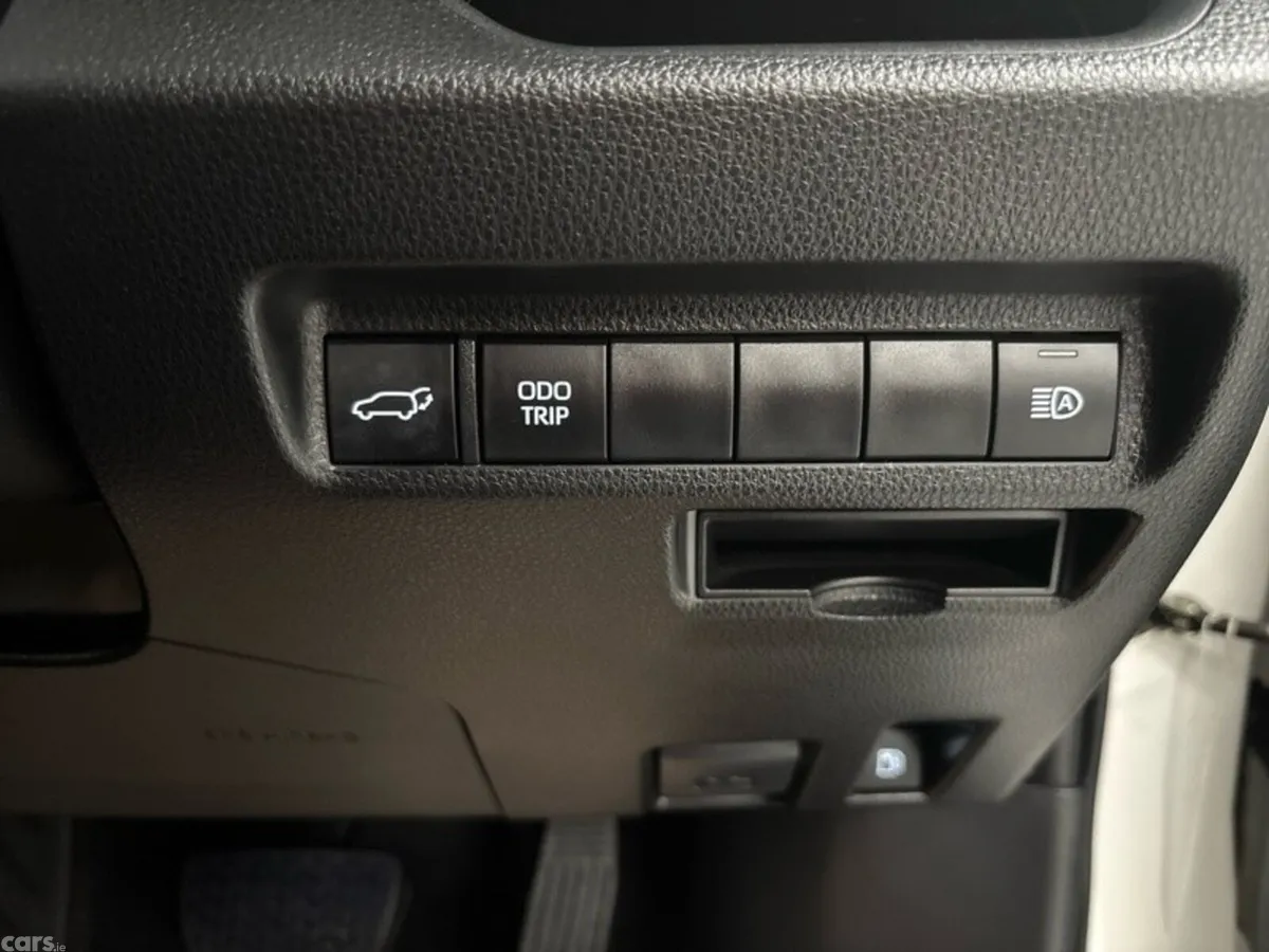 Toyota RAV4 SUV, Petrol Hybrid, 2024, White