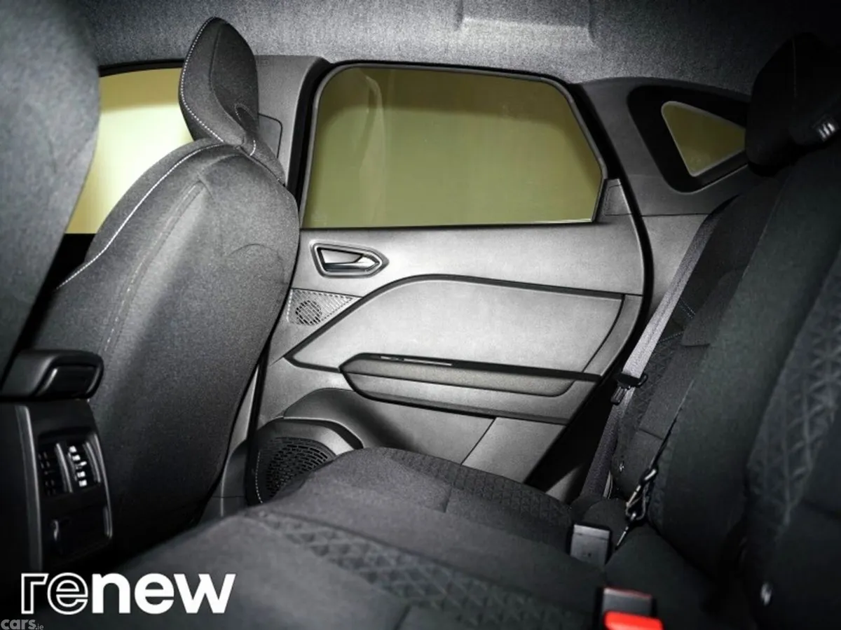 Renault Captur Hatchback, Petrol, 2025, Black