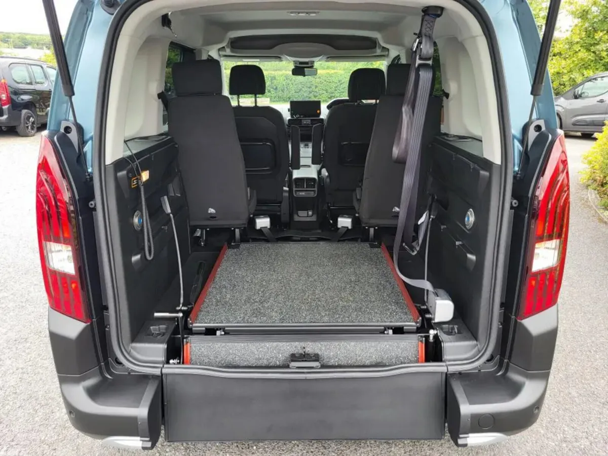 Peugeot Rifter MPV, Diesel, 2026, Blue
