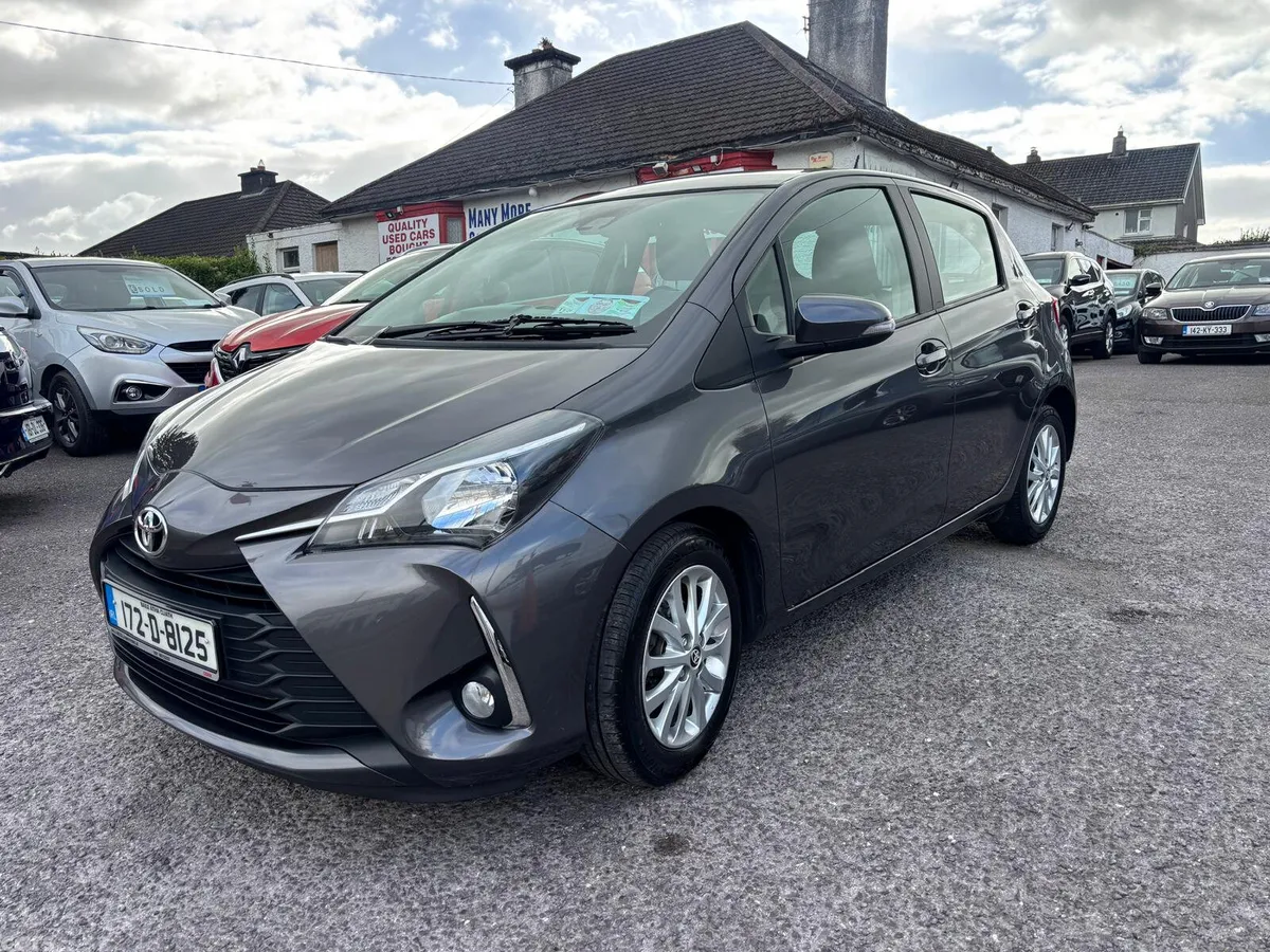 Toyota Yaris Hatchback, Petrol, 2017, Grey