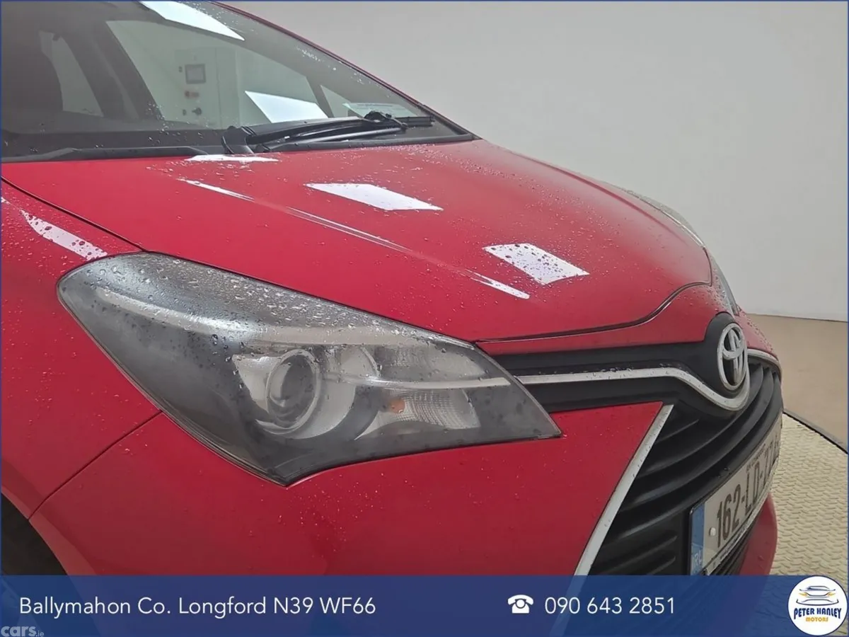 Toyota Yaris Hatchback, Petrol, 2016, Red