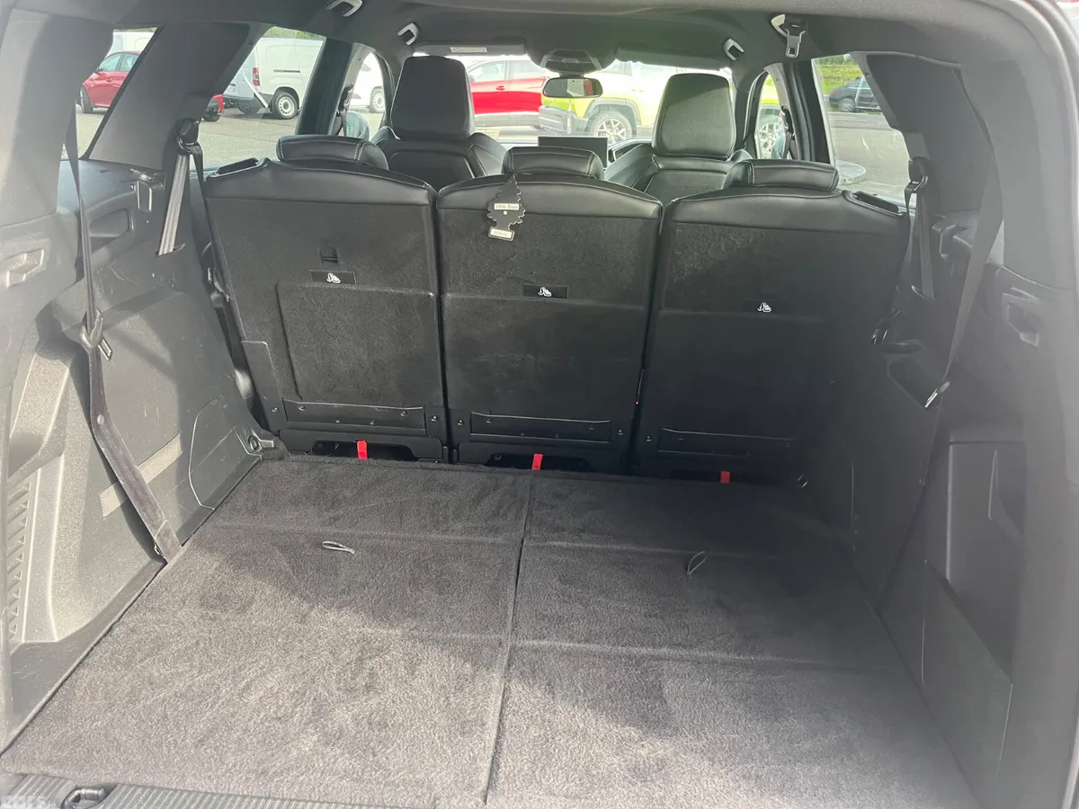 Peugeot 5008 MPV, Diesel, 2023, Black