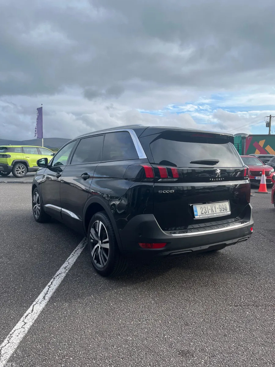 Peugeot 5008 MPV, Diesel, 2023, Black