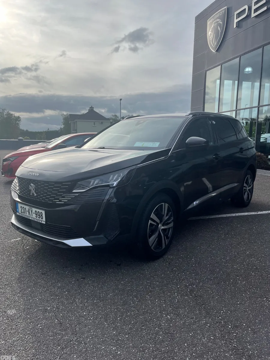 Peugeot 5008 MPV, Diesel, 2023, Black