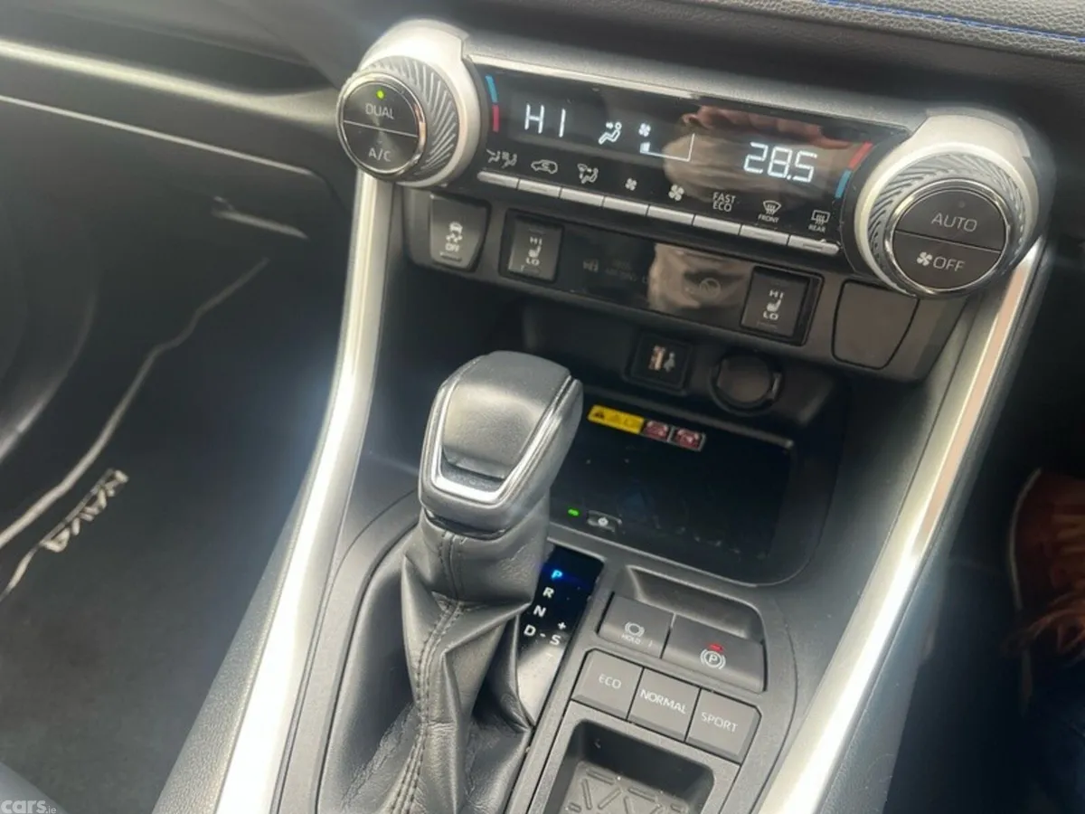 Toyota RAV4 SUV, Petrol Hybrid, 2024, White