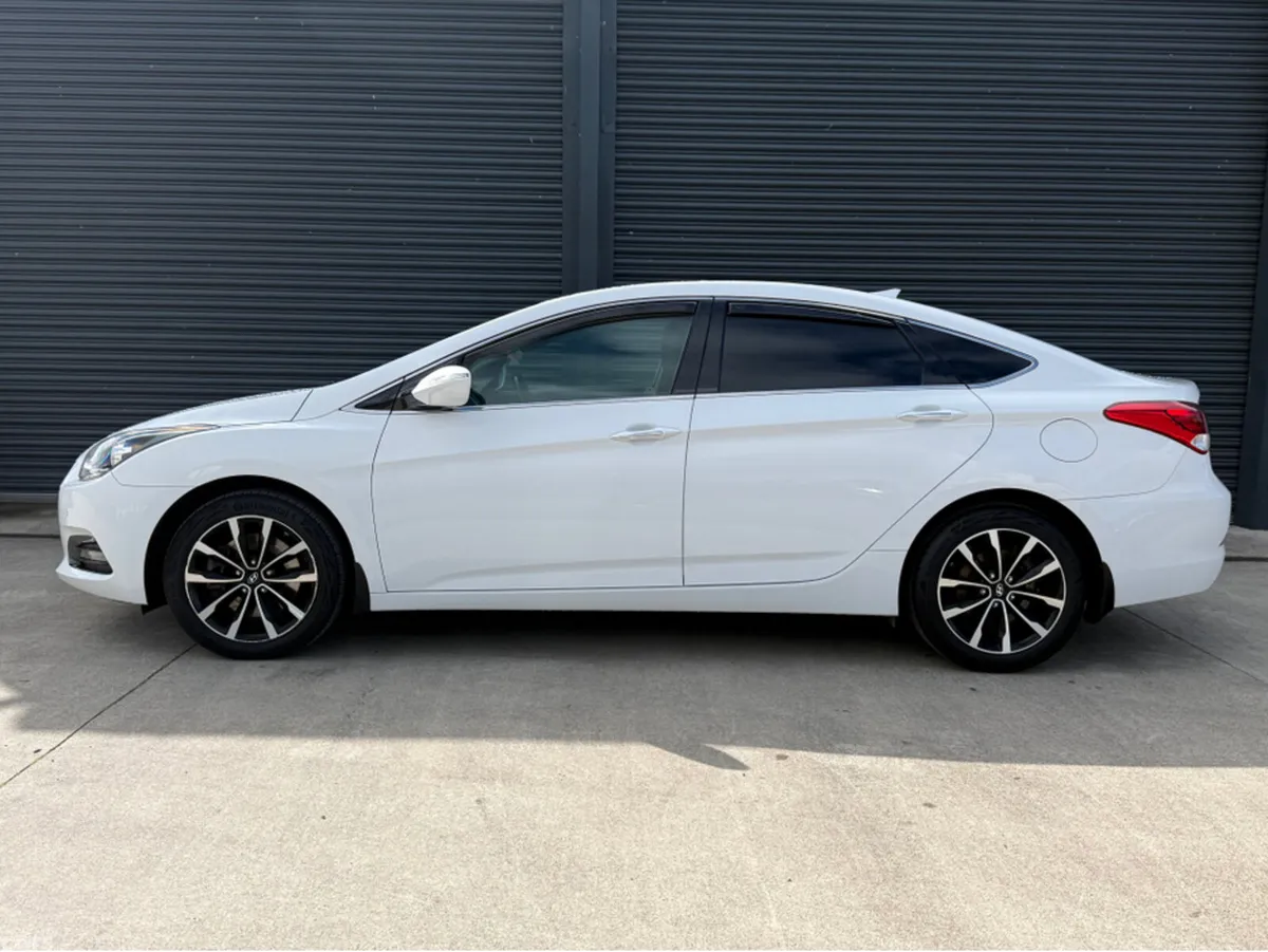 Hyundai i40 Saloon, Diesel, 2018, White